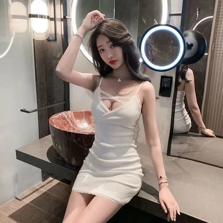 Đầm Ôm Body Cổ V Phối Ren Quyến Rũ Cho Nữ