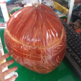 Vỏ bình trà làm bằng trái dừa