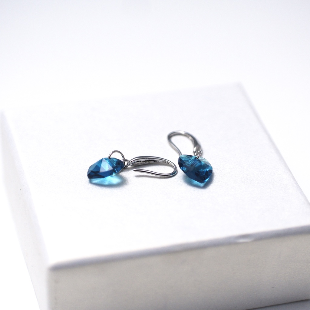 Khuyên tai bạc ATJ7067G kiểu dáng hình trái tim đính đá xanh lấp lánh ANTA Jewelry