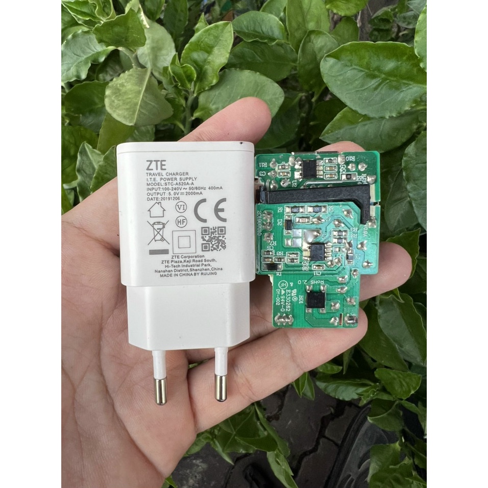 Củ Sạc Chính Hãng ZTE/UNOIO Chuẩn Châu Âu cho Camera, Điện Thoại, Máy Tính Bảng
