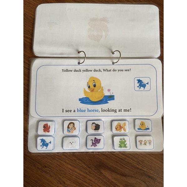 Học liệu bóc dán Brown bear quét mã QR ra file nghe cho bé