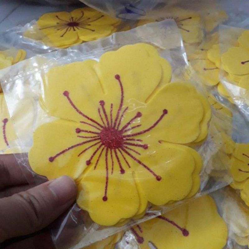 Hoa mai vàng xốp trang trí nhà cửa ngày tết