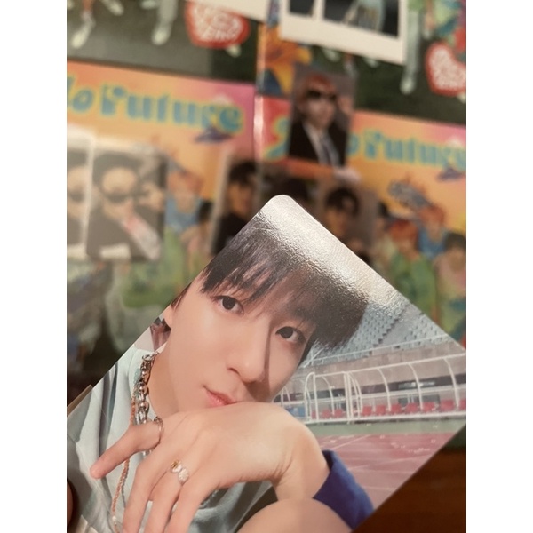 có sẵn bộ photocard hello future