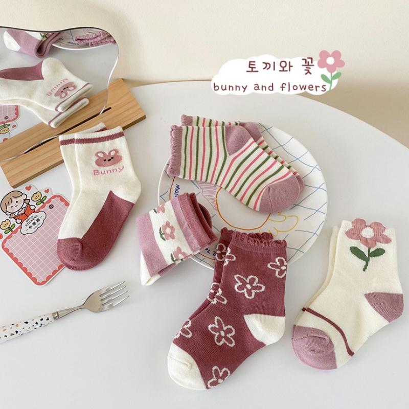 Set 5 tất KokoroCare MS-06 cotton hỗn hợp họa tiết hoa/ kẻ sọc/ màu tím/ thỏ dễ thương cho bé gái 1-8 tuổi size S/M/L