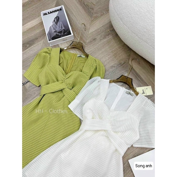 Váy xòe buộc nơ cổ cách điệu