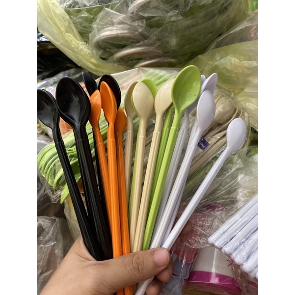 Thìa sinh tố - thìa nhựa song long dài 19cm( màu ngẫu nhiên )