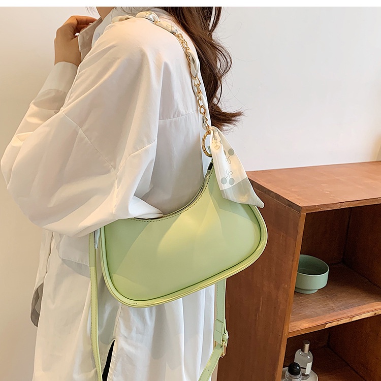 Túi đeo vai IELGY dễ phối đồ thời trang cho nữ