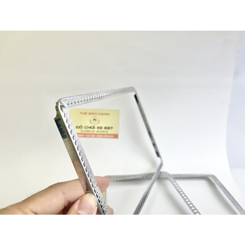 Khung biển số inox chống han rỉ, sử dụng dễ dàng