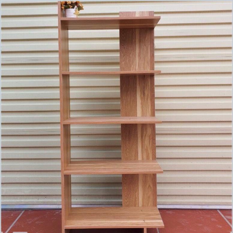 Kệ sách giá rẻ, Kệ góc tường bằng gỗ 5 tầng
