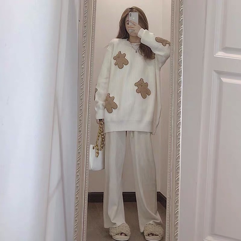 Áo sweater nữ dáng rộng họa tiết gấu hoạt hình