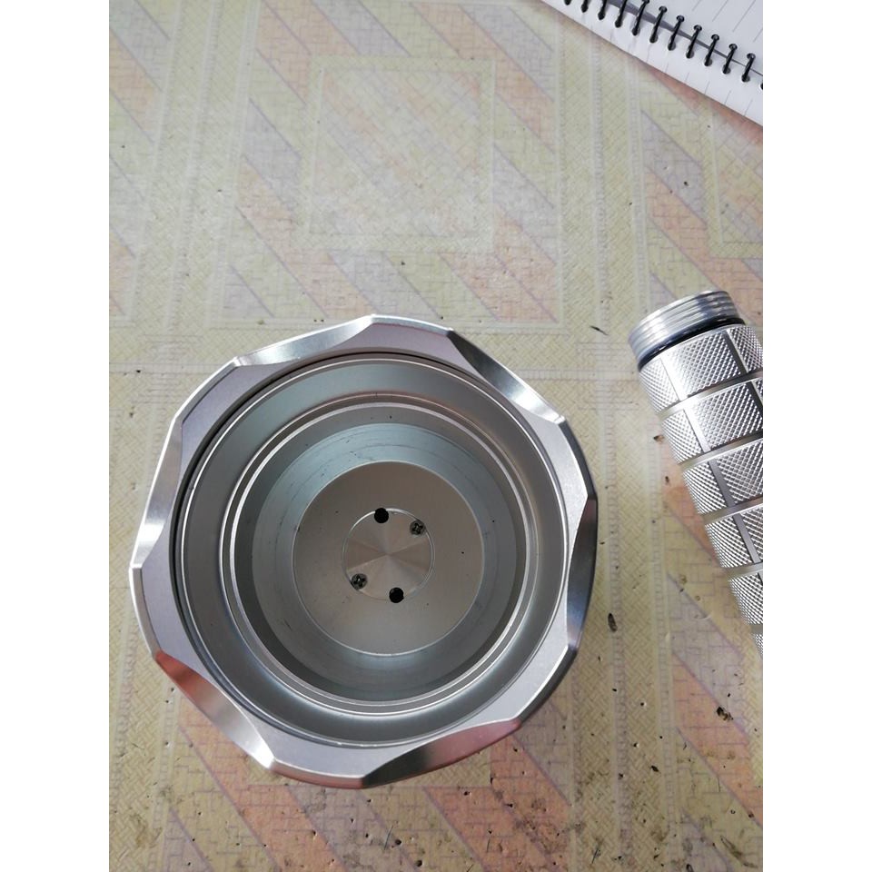 Đèn Pin  L6-CREE XHP70.2