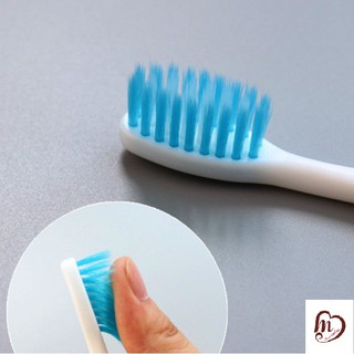 Bàn chải đánh răng cho bé