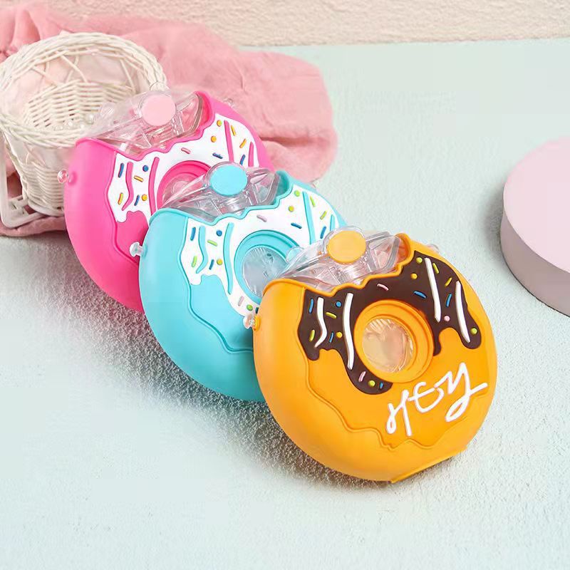 Bình nước nhựa hình khủng long/bánh donut/gấu hoạt hình có ống hút cho bé 380ml