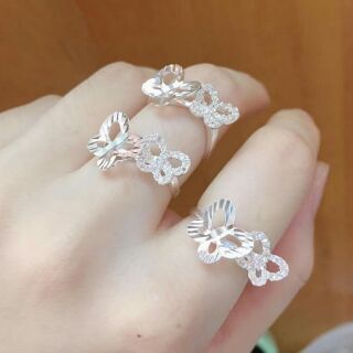 Quần áo trả khách