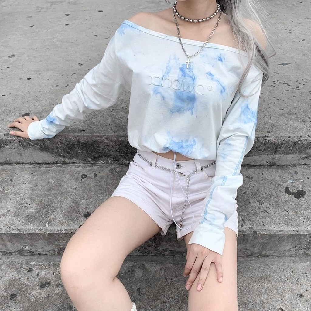 ÁO CROPTOP LỆCH VAI BANAWA - ÁO THUN LOANG XANH BANAWA IN HÌNH BƯỚM UNISEX DÀI TAY DÁNG TRỄ VAI | WebRaoVat - webraovat.net.vn