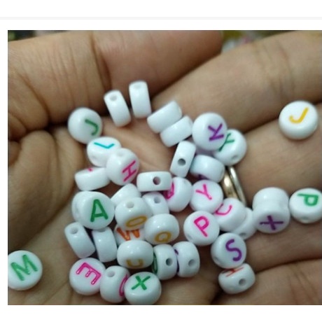5/10/25gam Hạt Chữ Cái tròn nền trắng chữ đủ màu