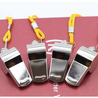 Còi trọng tài cổ điển