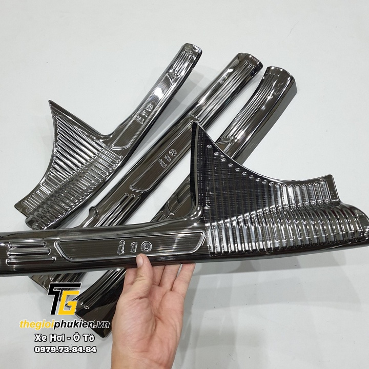 Ốp Bậc Cửa, Nẹp Bước Chân Trong Ngoài Xe Hyundai i10 Titan, dùng chung sedan/hactback