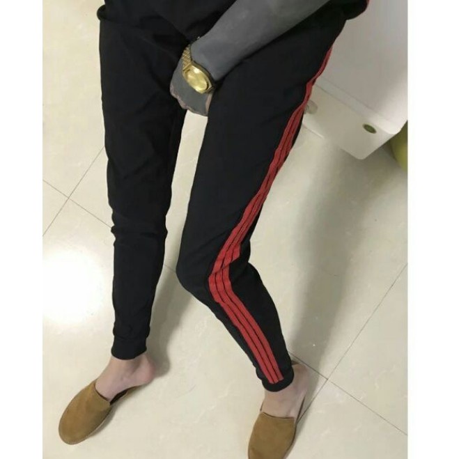 Quần Jogger Nữ Phối 3 Sọc Có Bo Chân