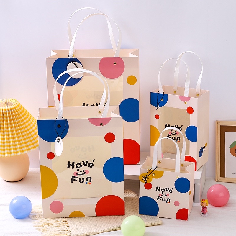 Túi giấy đựng quà dễ thương quai xách chất liệu giấy cứng 🎁🎁