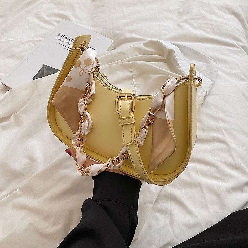 Túi đeo vai IELGY dễ phối đồ thời trang cho nữ