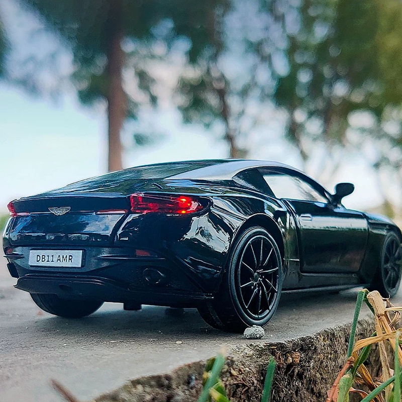Mô Hình Xe Hơi Aston Martin DB11 AMR Bằng Hợp Kim Tỉ Lệ 1: 32 Có Đèn Và Nhạc Độc Đáo Sống Động