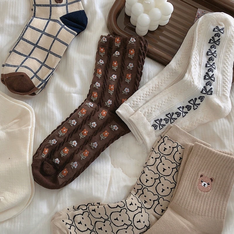 Tất nữ cổ cao, hoạ tiết vintage siêu đáng yêu nữ tính.