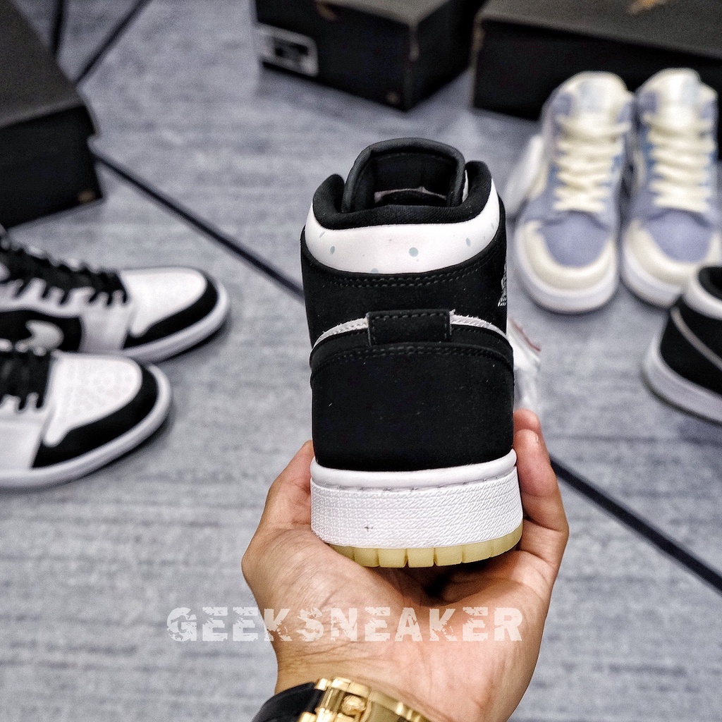 [GeekSneaker[ Giày Sneaker Mid Top Jordan 1 Mid Black White Tint