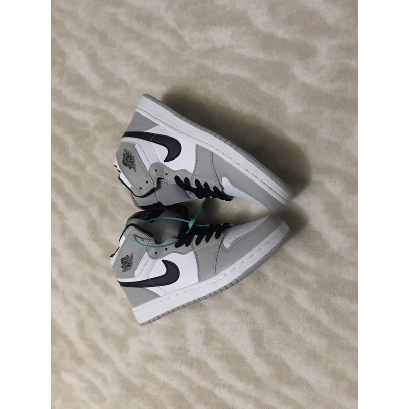 Giày Sneaker Xám trắng cổ cao | BigBuy360 - bigbuy360.vn