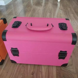 Cốp mỹ phẩm loại to chuyên đựng đồ phun xăm thẩm mỹ , Nai , my ...trang điểm  .nhận sỉ cho khách nhiều .được xem hàng .