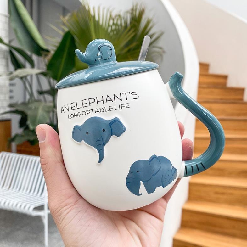 LY CỐC SỨ CẶP ĐÔI CÓ NẮP HÌNH VOI CON CỰC NGỘ NGHĨNH 400ML KÈM THÌA XINH XẮN