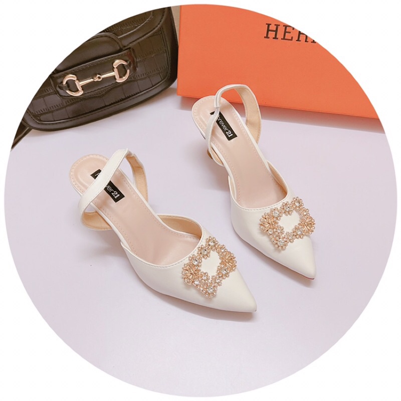 Guốc sục 5p mũi nhọn hoa đá vuông ong có quai hậu đi chắc chân