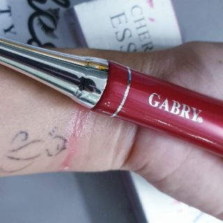 Kích màu môi gary