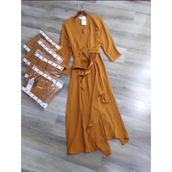 Đầm Mangoo vạt chéo