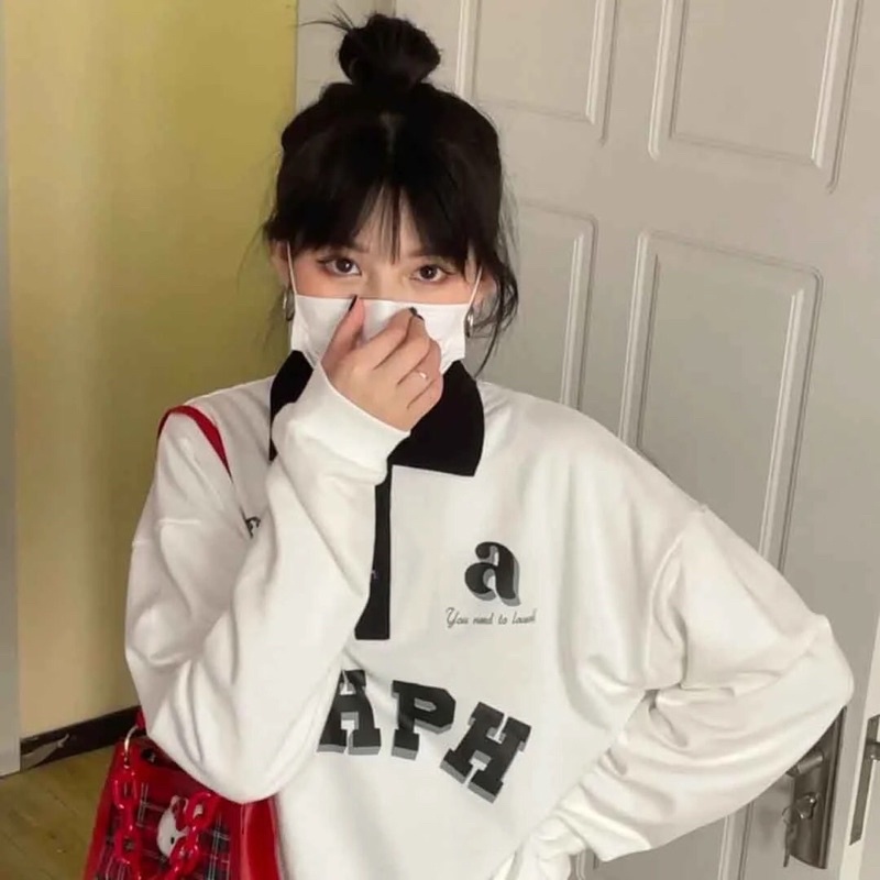 Áo Polo Thu Đông | Áo Polo cổ viền đen in chữ 3D cho nàng năng động | BigBuy360 - bigbuy360.vn