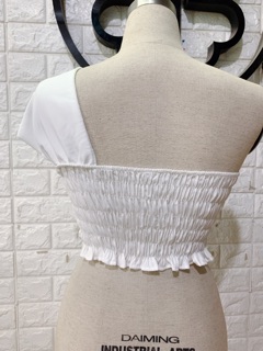 Áo croptop lệch vai
