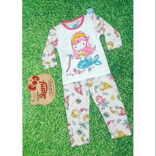 Bộ bé gái của Diễm