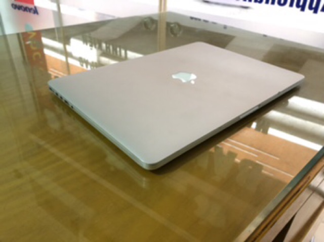 Macbook pro retina 15 inch cpu i7-2.6GHz ram 8Gb máy zin đẹp