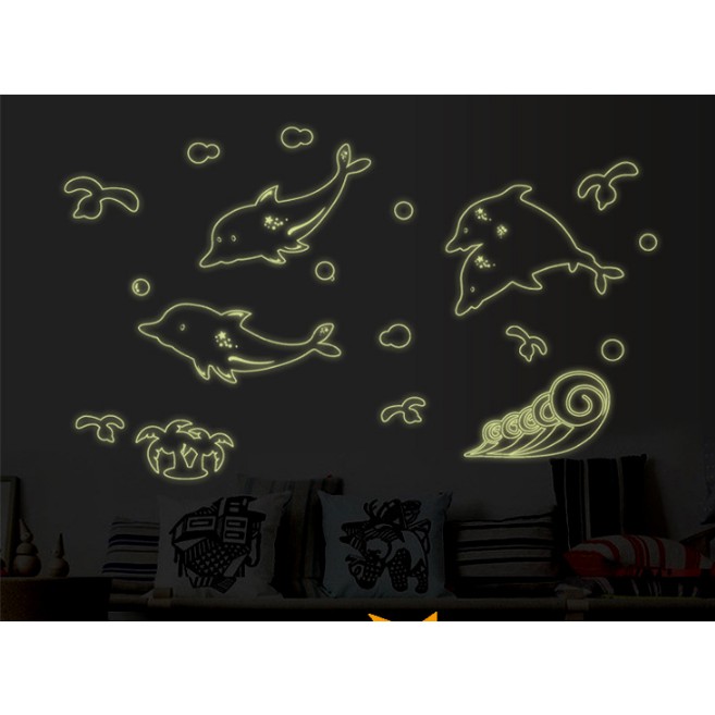 Decal trang trí bốn chú cá heo- DẠ QUANG