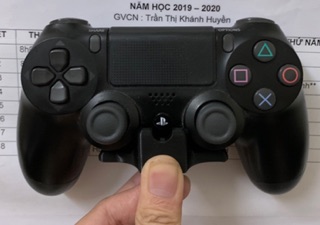Đế tay cầm PS4 treo tường
