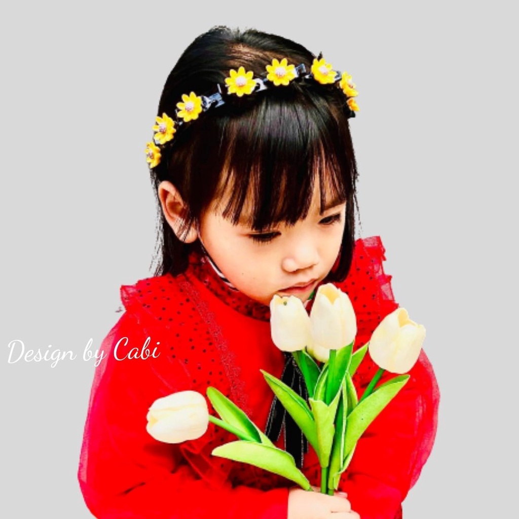 Bờm tóc tạo phồng đính hoạ tiết hoa phong cách Hàn Quốc dành cho bé gái.