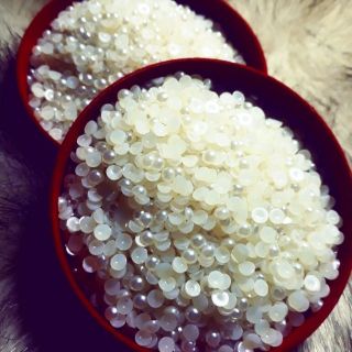 2 túi hạt dẹt nhựa ( ngọc nhựa 1 nửa )