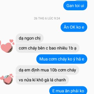 Cơm chiên mắm hành lắc khô gà