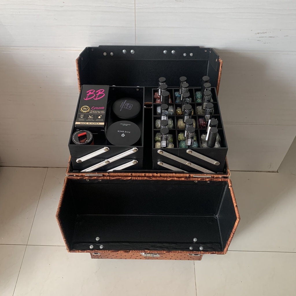 Cốp vali kéo bọc góc bạc & cửa HANA nhiều ngăn đựng mỹ phẩm, dụng cụ trang điểm, make up, phun xăm, nối mi,...36x22x64cm