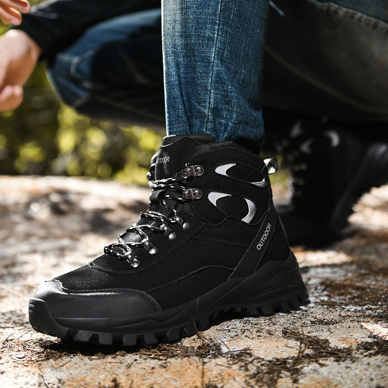 Giày bốt leo núi cổ cao lót lông cừu ấm áp thời trang cho nam 2021