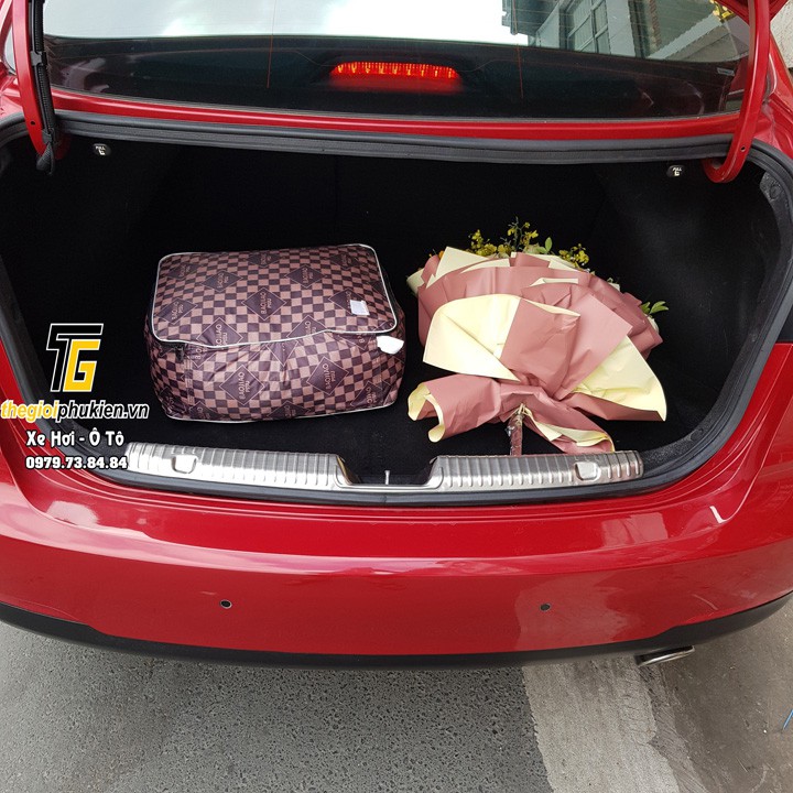 Ốp chống trầy cốp trong, ngoài xe Kia Cerato 2016- 2018 – Mẫu INOX