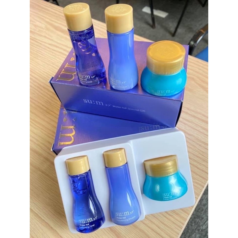 Set SU:M xanh cấp dưỡng, kiềm dầu và dưỡng dành cho da dầu, mụn (có quà tặng)