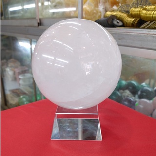 Quả cầu đá phong thuỷ t.a màu trắng 9.2-10.5cm tặng kèm đế gỗ