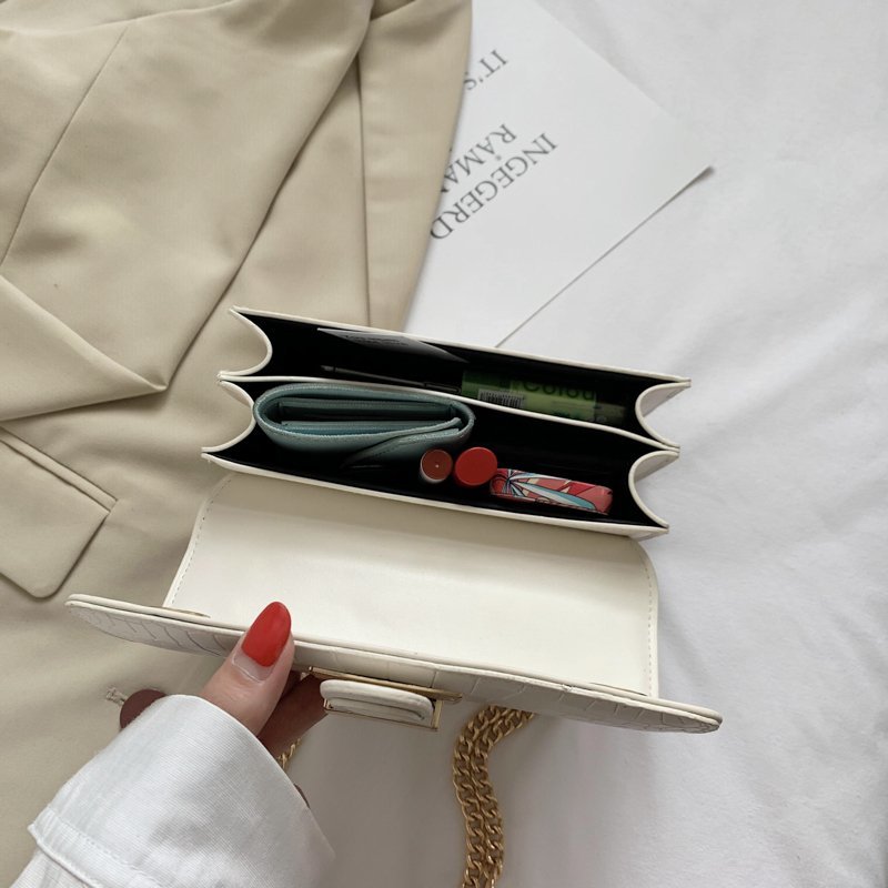 Túi đeo chéo IELGY phối dây xích phong cách thời trang