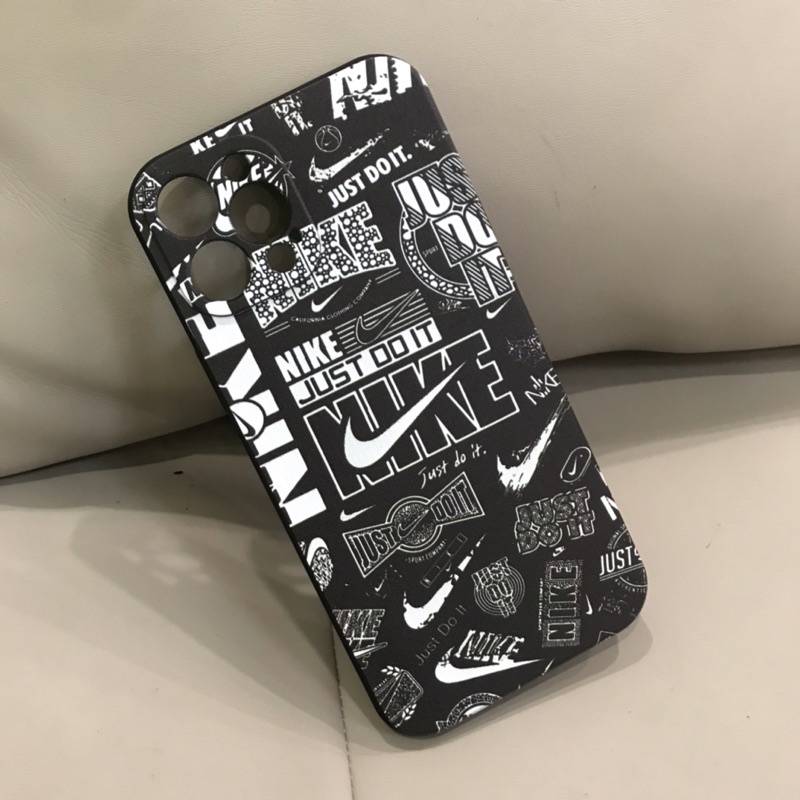 Ốp Lưng  nike cho iphone 14/14pro/14plus/14promax hoạ tiết N.i.k.e nền đen Vuông Cạnh Bảo Vệ camare  Akira case